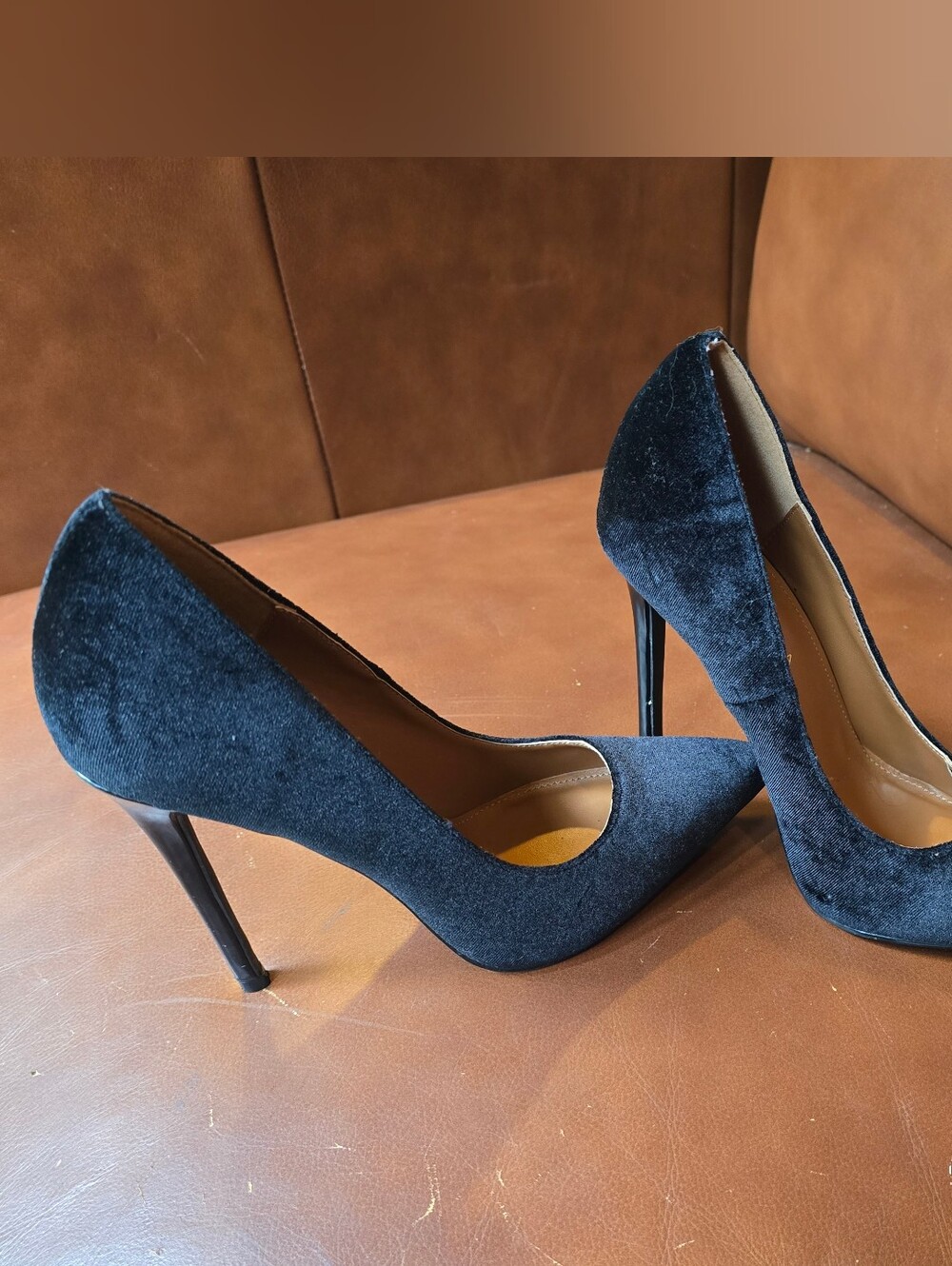 Classic Black Velvet Pointed-Toe Stiletto Pumps - Women's
